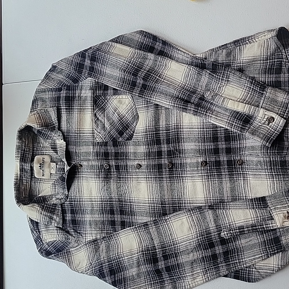Northeast Outfitters flannel plaid